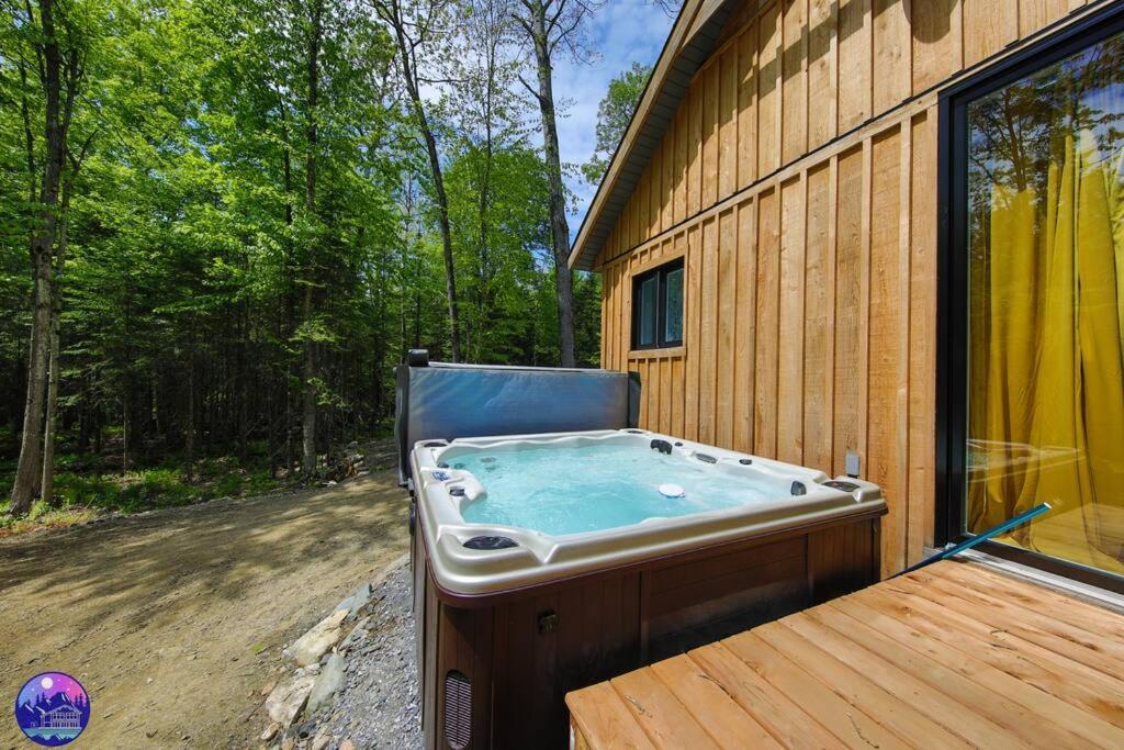Chalet Deschamps- Spa- Chien Accepte- Nature- Estrie Mansonville Exteriör bild